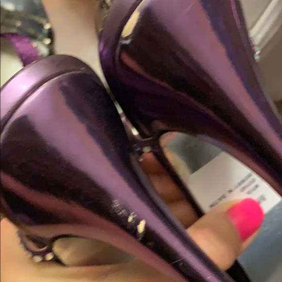 Brand-New E Live From The Red Carpet Berry Heels - Picture 7 of 7